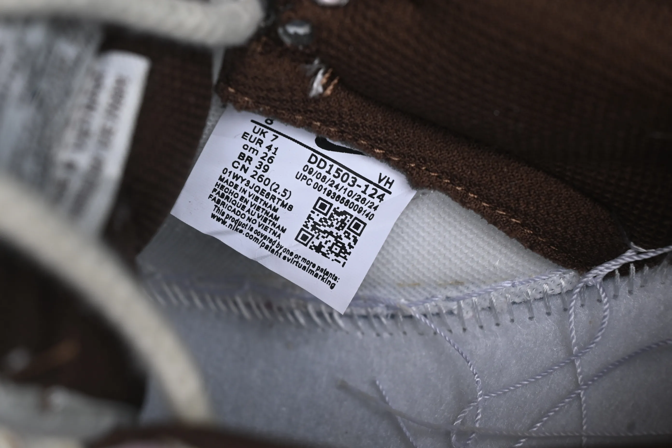 All Categories Nk SB Dunk Series Nk SB Dunk Low Low-top sneakers Nk Dunk "Surfaces In Brown And Sail" Panda Prank Flying Over the Skyline Weiyi Pink White Low-top casual sneakers DD1503-124